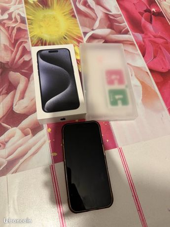IPhone 15 pro + coque + verre trempé