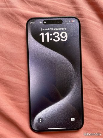 IPhone 15 pro Max 256 giga bleu comme neuf