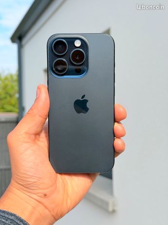 IPhone 15 Pro Titane Bleu 256 Go Excellent état