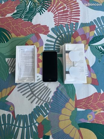 IPhone SE 2020 blanc 64GO 74% de batterie - excellent état