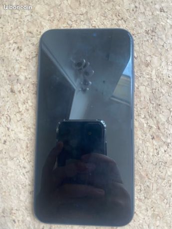 Iphone 11 noir 64go