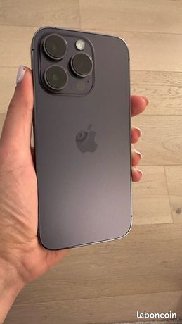 IPhone 14 Pro violet