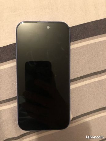 Iphone 16 bleu 128 gigas 93 % batterie prix 720