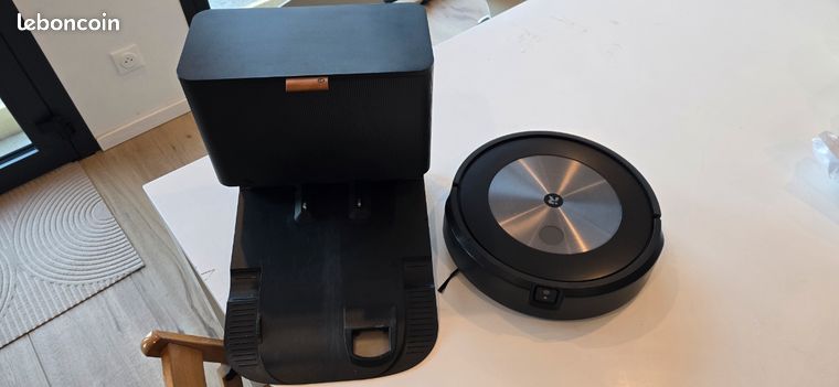 Irobot j7 avec plein d'accessoires