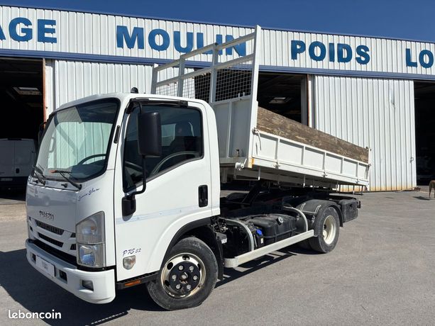 Isuzu P75 44000HT 15860KM BENNE AVEC RAMPES 4x2
