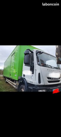 Iveco 12 tonnes180 CV boite autoAnnée 2014225000 kmsCaisse polygone Hayon rétractable