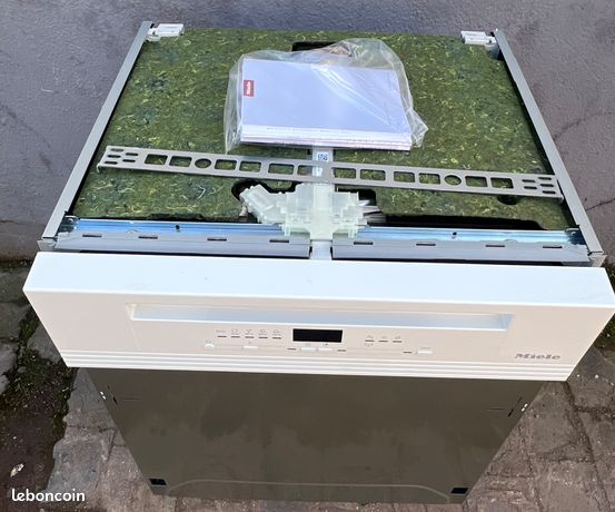 Jamais utilisé MIELE Active Plus lave-vaisselle intégrable 3D+ Blanc laqué AutoOpen