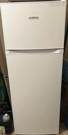 Je vends un réfrigérateur congèle double porte de la marque Oceanic en nétant quasi neuf très peu servi à vendre en urgence À négocier à la possibilité Raisonnable