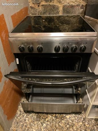 Je vends une cuisinière état neuf 300