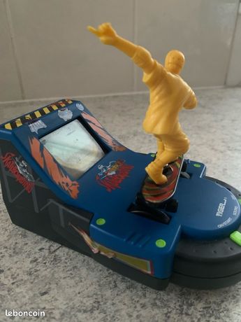 Jeu électronique TIFGER vintage surfeur