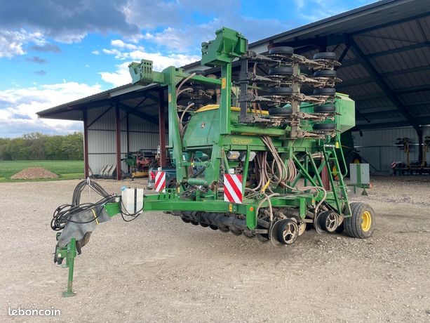John Deere 750A
