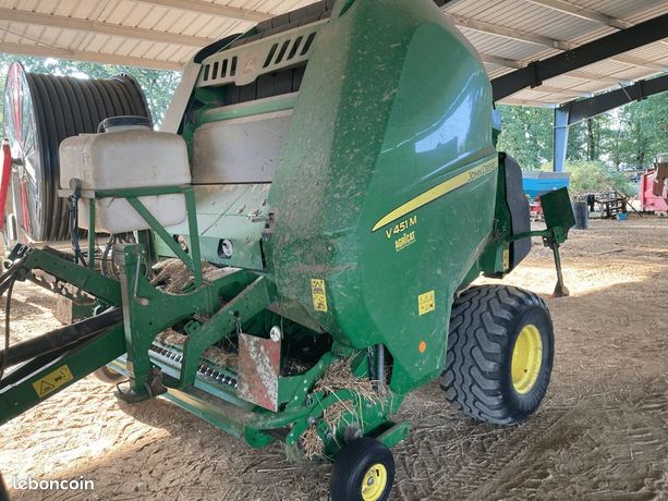 John Deere V451M