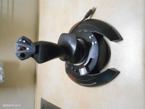 Joystick Thrustmaster T Flight Stick X PC et PS3