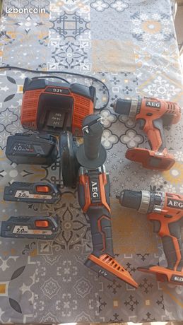 Kit AEG 18V avec chargeur et batteries