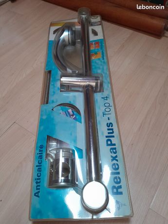 Kit de fixation pour douche