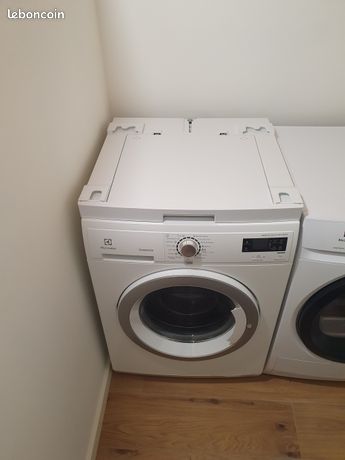Kit de superposition pour machines à laver et sèche-linge [ELECTROLUX]