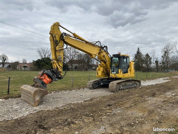 Komatsu PC228USLC-11E0