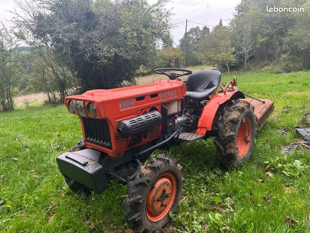 Kubota B7001 avec giro et charrue