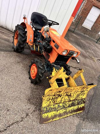 Kubota Micro tracteur kubota B5001 avec lame