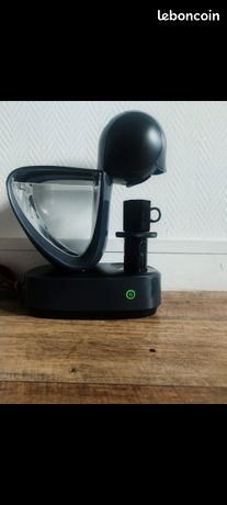 La machine à café est en très bon état