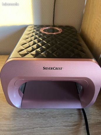 Lampe à UV pour ongles