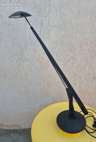 Lampe bureautique réglable pivotante