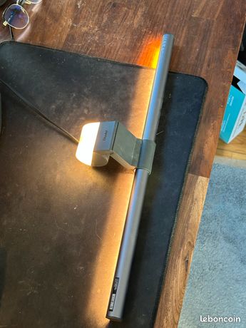 Lampe décran BenQ ScreenBar Halo - Éclairage sans reflets avec contrôleur sans fil