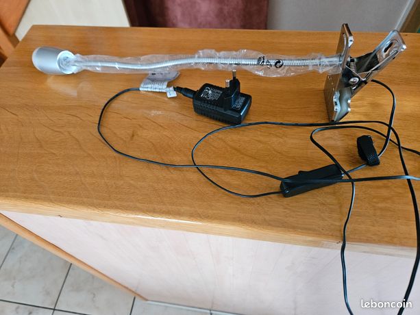 Lampe de bureau leds avec pince