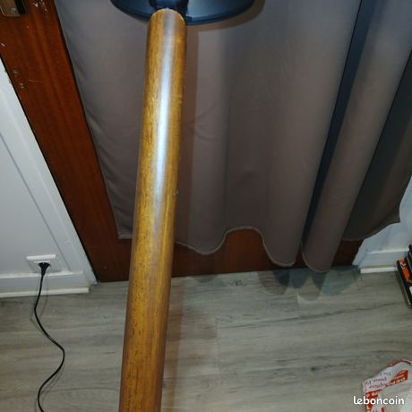 Lampe de bureau plastique est bois tactile