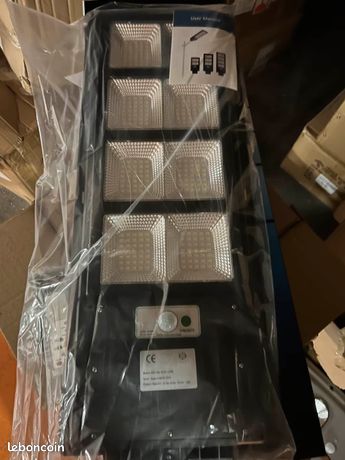 Lampe Solaire Extérieure Réverbère LED Haute Efficacité Imperméable 7500K Installation Facile 240W Détection Radar Économie D'énergie pour Route Rurale