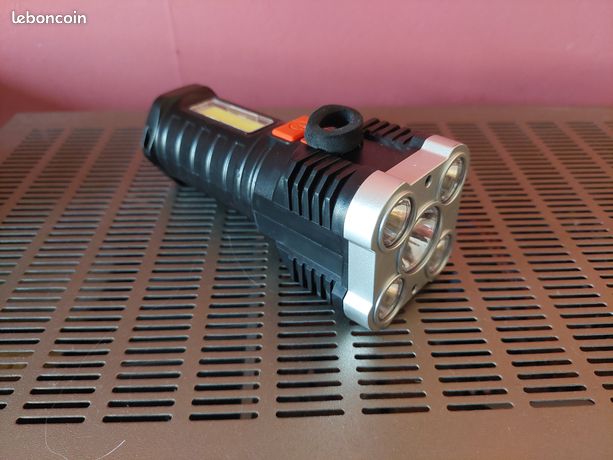 Lampe torche 5 leds + position verticale pour camping randonnée