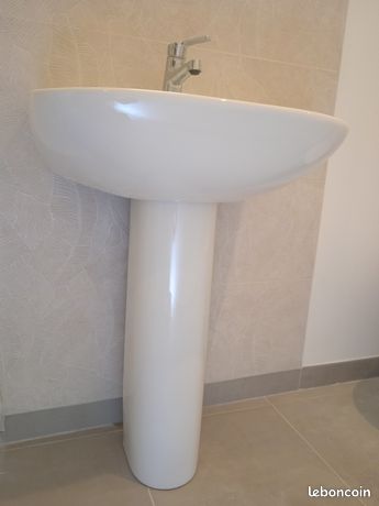 Lavabo + mitigeur avec flexibles + siphon NEUFS