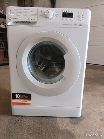 Lave linge Indesit 9kgAchetée 25 ans. 1400 tours/minutes de fonctionnement bon ét