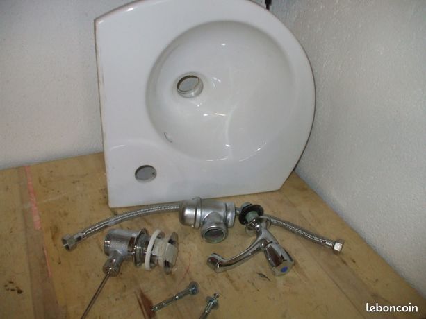 Lave main angle avec les accéssoires