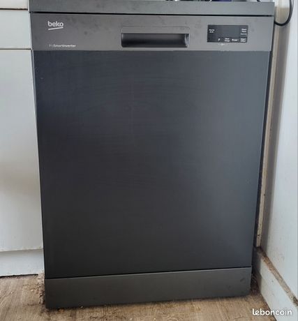 Lave vaiselle ( 70 ) ( en main propre )