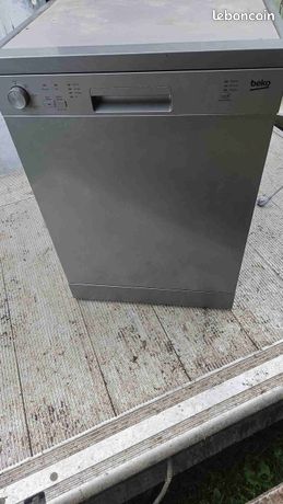 Lave vaisselle beko en parfait état 06 40 39 et58 67
