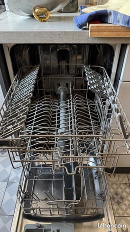 Lave vaisselle candy intégrable encastrable pour réparation