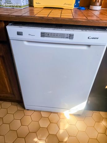 Lave vaisselle de la marque Candy