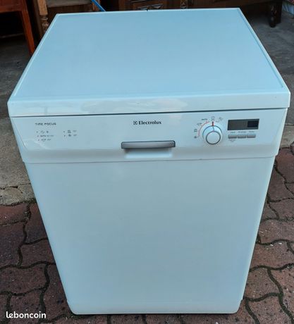 Lave vaisselle Electrolux à réparer ou pour pièces ne s'allume plus