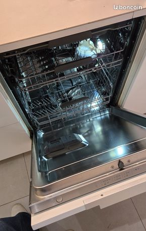 Lave Vaisselle encastrable cuisine IKEA Whirlpool