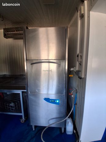 Lave-vaisselle industriel