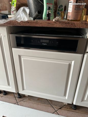 Lave-vaisselle intégrable WHIRLPOOL WBC 3B18 X
