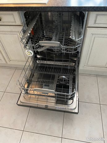 Lave vaisselle intégré HOTPOINT