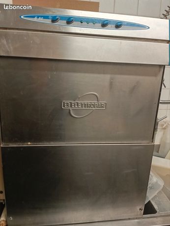 Lave-vaisselle professionnel