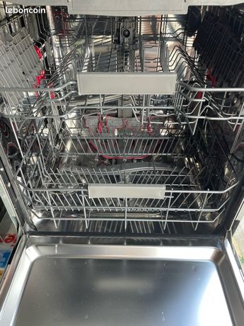 Lave vaisselle Whirlpool à réparer ou pour pièces