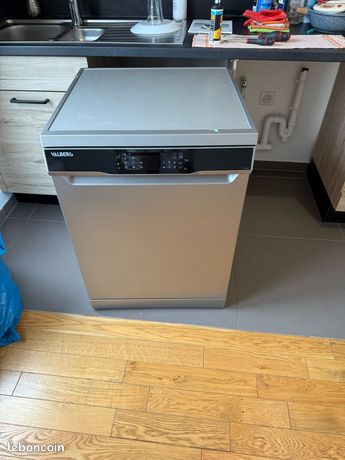 Lave-Vaisselle 15 couverts VALBERG 15S39 380