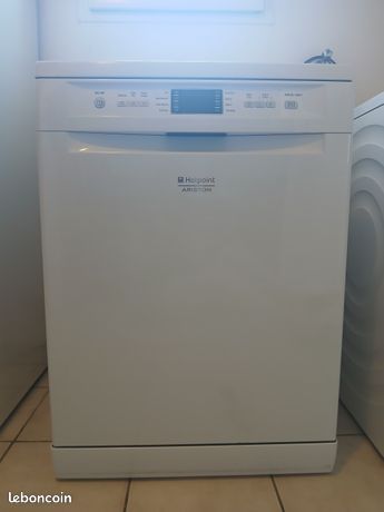 Lave Vaisselle : ARISTON HOTPOINT 14 Couverts