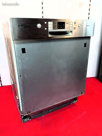 Lave-vaisselle encastrable BOSCH silence plus 12 couverts A++