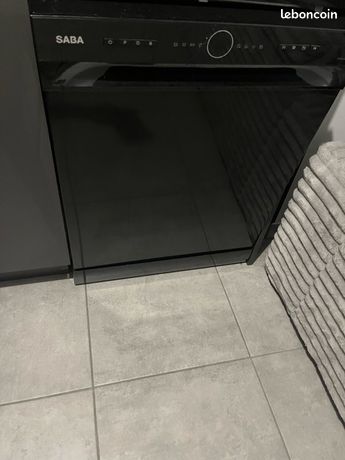 Lave-vaisselle Saba noir 14 couverts