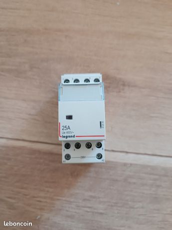 Legrand 412535 . Contacteur de puissance